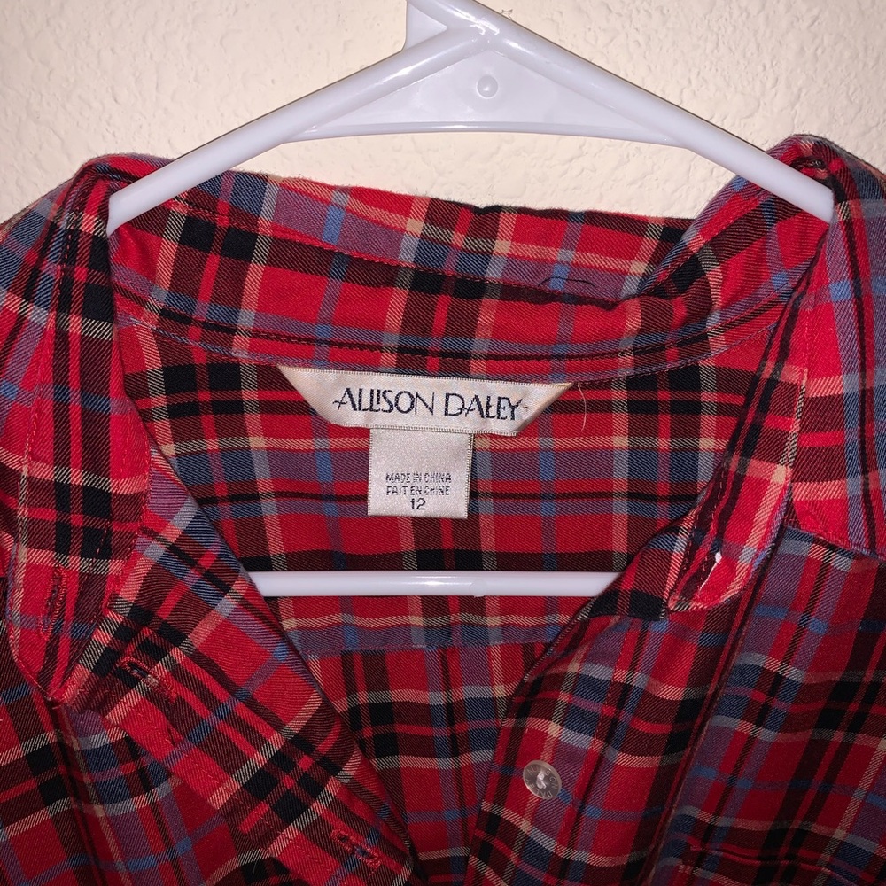 Button down - Picture 2 of 4
